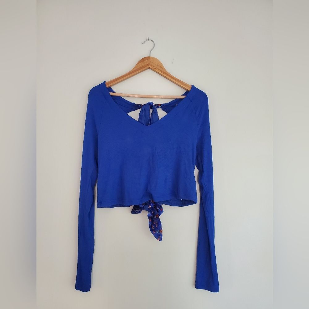 Free people Womens Blue Looking Foward Cropped Printed long sleeve T-Shirt Large